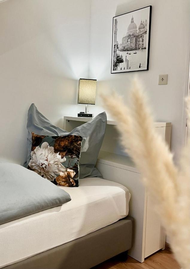 לימבורג אן דר לאהן Casa Inn Parkview - Relax & Chill - Perfect For Business Travel, Weekend Trip, Family&Friends, Dogs Lover, Romance, Layover Or Longstay מראה חיצוני תמונה